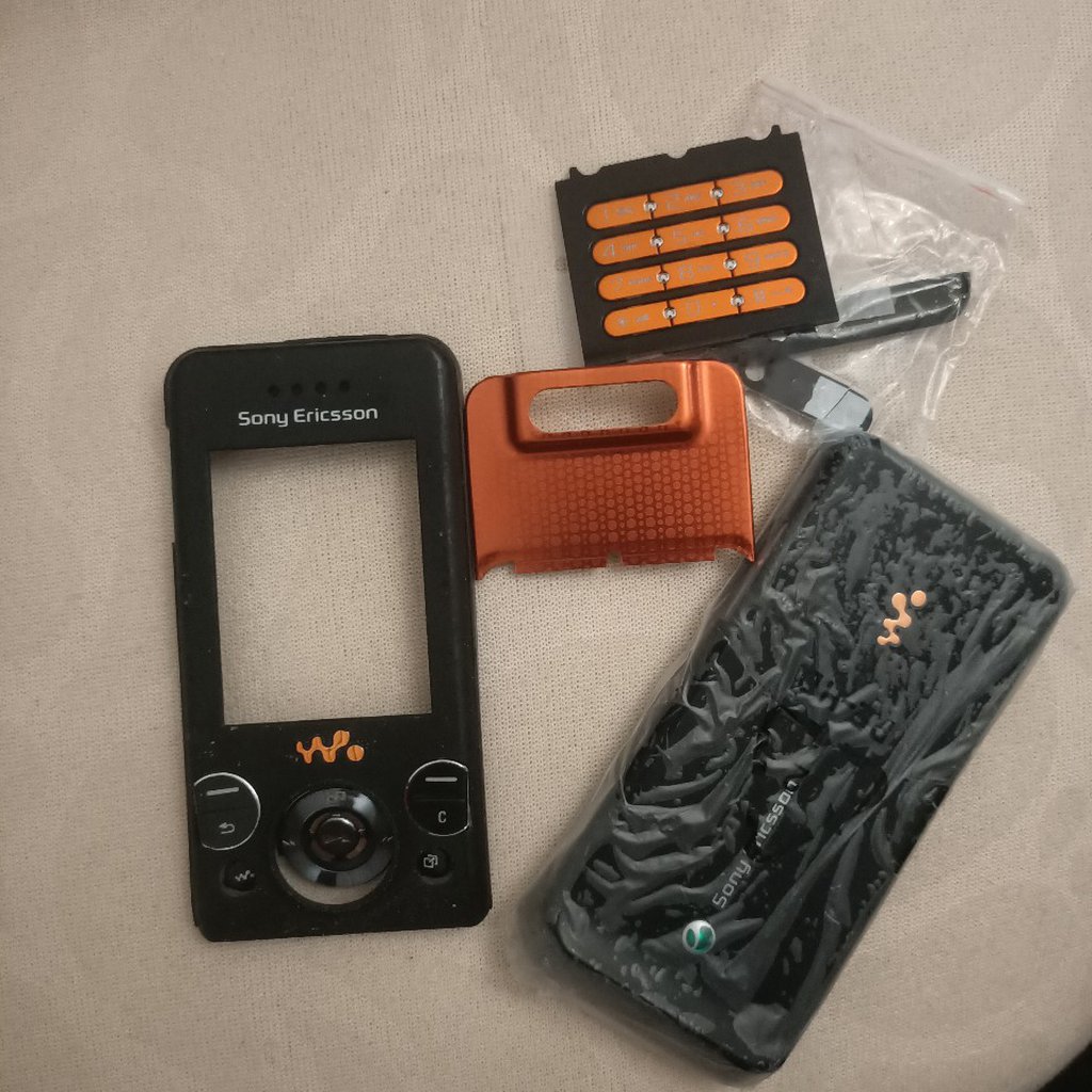 Sony Ericsson W580 Telefon Kasası